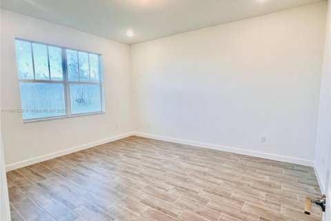 Снять в аренду виллу или дом в Локсахатчи-Гроувс, Флорида 3 спальни, 181.53м2, № 1933138 - фото 18