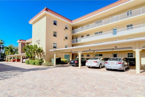 Condo in Sarasota, Florida, 2 bedrooms  № 291170 - photo 1