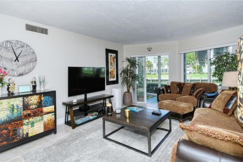 Condo in Sarasota, Florida, 2 bedrooms  № 291170 - photo 5