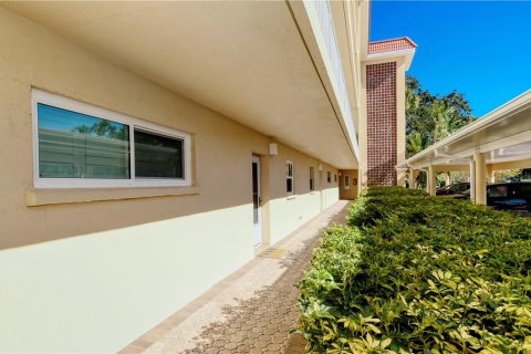Condo in Sarasota, Florida, 2 bedrooms  № 291170 - photo 3