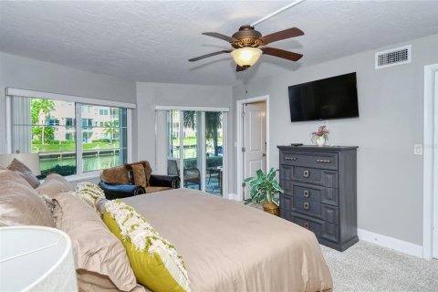 Condo in Sarasota, Florida, 2 bedrooms  № 291170 - photo 25