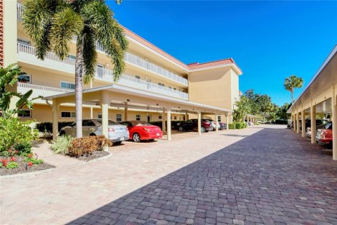 Condo in Sarasota, Florida, 2 bedrooms  № 291170 - photo 2