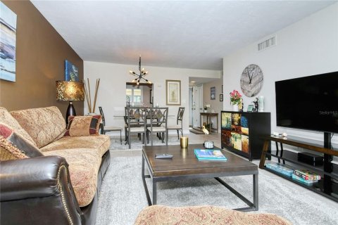 Condo in Sarasota, Florida, 2 bedrooms  № 291170 - photo 6