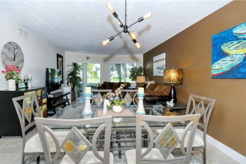 Condo in Sarasota, Florida, 2 bedrooms  № 291170 - photo 9