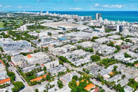 Apartment in Miami Beach, Florida 30.19 sq.m. № 1994730 - photo 2