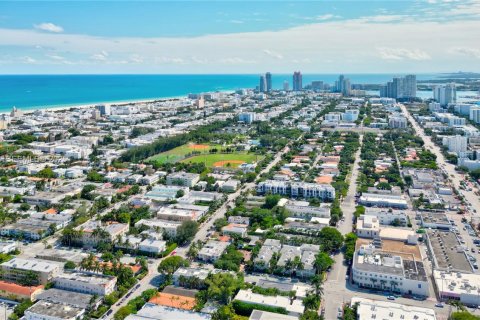 Apartment in Miami Beach, Florida 30.19 sq.m. № 1994730 - photo 10