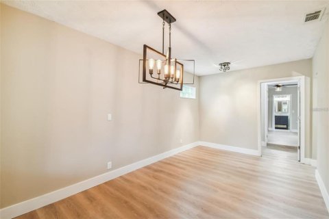 Villa ou maison à louer à Tampa, Floride: 3 chambres, 125.79 m2 № 2409861 - photo 4