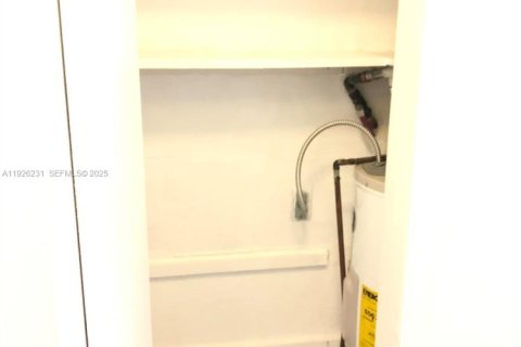 Снять в аренду кондоминиум в Майами-Бич, Флорида 2 спальни, 55м2, № 1984708 - фото 17