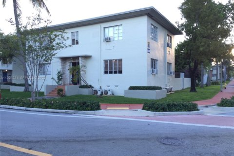 Снять в аренду кондоминиум в Майами-Бич, Флорида 2 спальни, 55м2, № 1984708 - фото 26