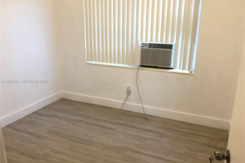 Снять в аренду кондоминиум в Майами-Бич, Флорида 2 спальни, 55м2, № 1984708 - фото 14