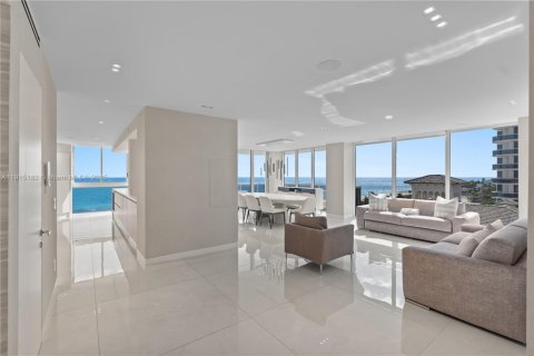 Condo in Miami Beach, Florida, 5 bedrooms  № 1973135 - photo 21