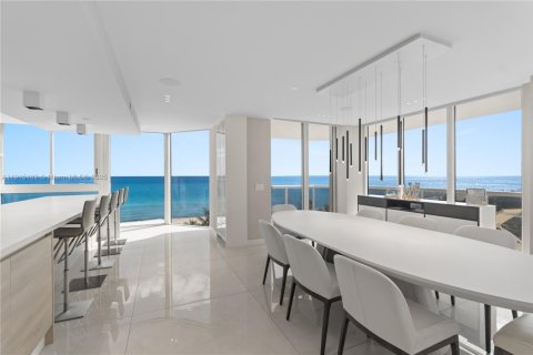Condo in Miami Beach, Florida, 5 bedrooms  № 1973135 - photo 2