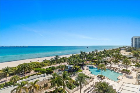 Condo in Miami Beach, Florida, 5 bedrooms  № 1973135 - photo 8