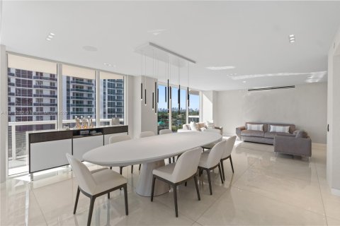Condo in Miami Beach, Florida, 5 bedrooms  № 1973135 - photo 24