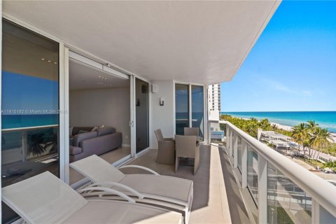 Condo in Miami Beach, Florida, 5 bedrooms  № 1973135 - photo 17
