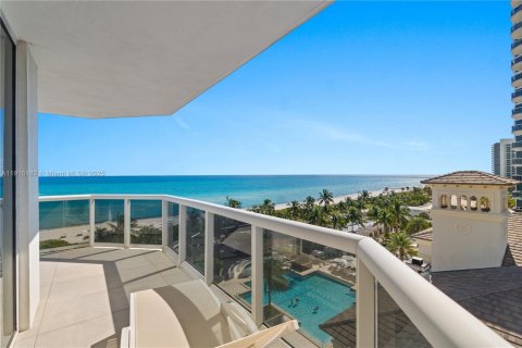 Condo in Miami Beach, Florida, 5 bedrooms  № 1973135 - photo 12