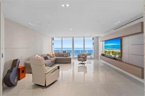 Condo in Miami Beach, Florida, 5 bedrooms  № 1973135 - photo 6