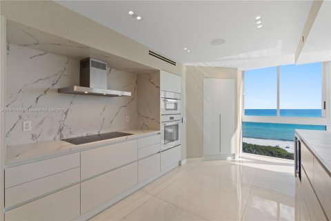 Condo in Miami Beach, Florida, 5 bedrooms  № 1973135 - photo 5