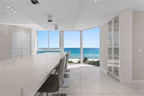 Condo in Miami Beach, Florida, 5 bedrooms  № 1973135 - photo 26