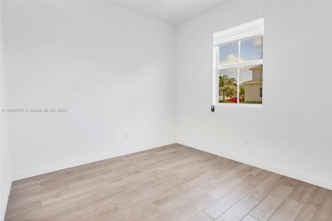 Casa en venta en Homestead, Florida, 4 dormitorios, 163.23 m2 № 1850896 - foto 18