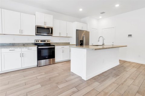 Casa en venta en Homestead, Florida, 4 dormitorios, 163.23 m2 № 1850896 - foto 14