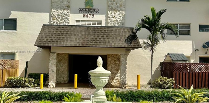 Condominio en Miami, Florida, 2 dormitorios  № 1952093