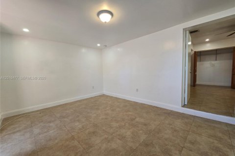 Villa ou maison à louer à Miami, Floride: 1 chambre № 2248456 - photo 6