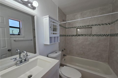 Villa ou maison à louer à Miami, Floride: 1 chambre № 2248456 - photo 9