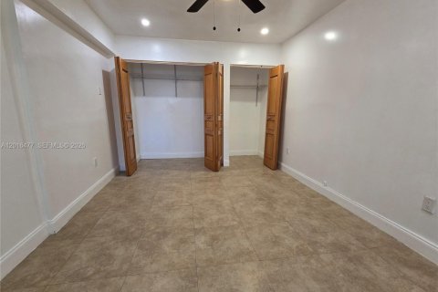 Villa ou maison à louer à Miami, Floride: 1 chambre № 2248456 - photo 12