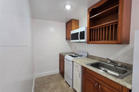Villa ou maison à louer à Miami, Floride: 1 chambre № 2248456 - photo 7