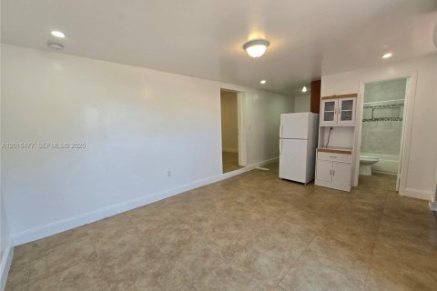 Villa ou maison à louer à Miami, Floride: 1 chambre № 2248456 - photo 5