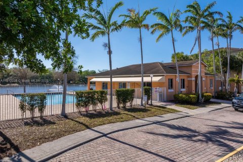 Copropriété à vendre à Hollywood, Floride: 2 chambres, 69.58 m2 № 1935604 - photo 18
