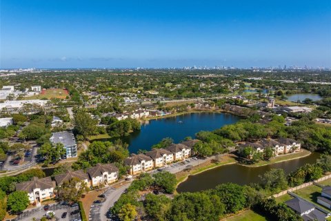Copropriété à vendre à Hollywood, Floride: 2 chambres, 69.58 m2 № 1935604 - photo 22