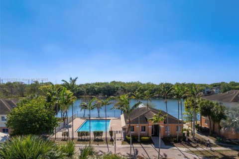 Copropriété à vendre à Hollywood, Floride: 2 chambres, 69.58 m2 № 1935604 - photo 15