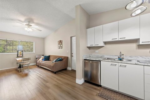 Copropriété à vendre à Hollywood, Floride: 2 chambres, 69.58 m2 № 1935604 - photo 5