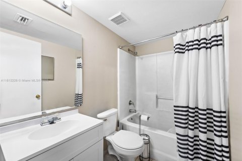 Copropriété à vendre à Hollywood, Floride: 2 chambres, 69.58 m2 № 1935604 - photo 8