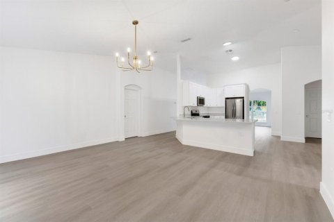 House in Kissimmee, Florida 4 bedrooms, 192.03 sq.m. № 2258692 - photo 21