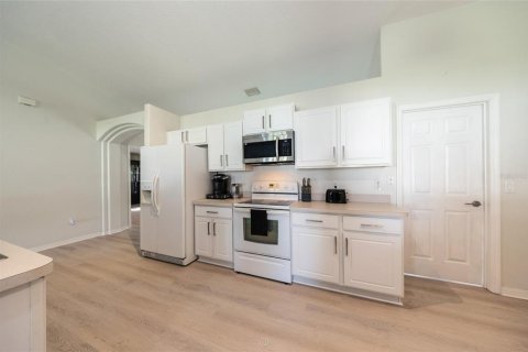 House in Palm Coast, Florida 3 bedrooms, 187.01 sq.m. № 2347632 - photo 5