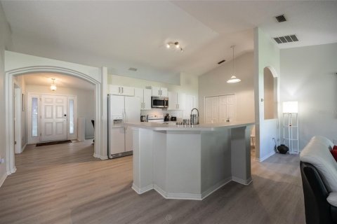House in Palm Coast, Florida 3 bedrooms, 187.01 sq.m. № 2347632 - photo 4