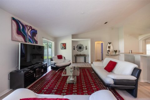 House in Palm Coast, Florida 3 bedrooms, 187.01 sq.m. № 2347632 - photo 9