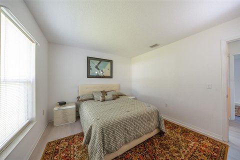 House in Palm Coast, Florida 3 bedrooms, 187.01 sq.m. № 2347632 - photo 16