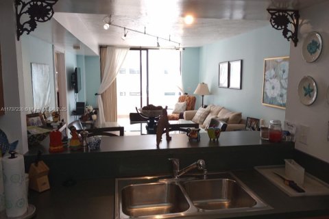 Condo in Miami Beach, Florida, 1 bedroom  № 1486064 - photo 10