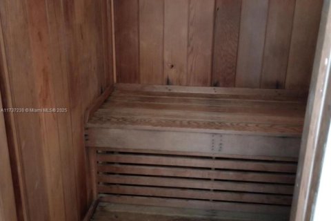 Condo in Miami Beach, Florida, 1 bedroom  № 1486064 - photo 20