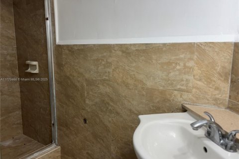 Купить кондоминиум в Майами, Флорида 1 спальня, 83.43м2, № 1692549 - фото 10