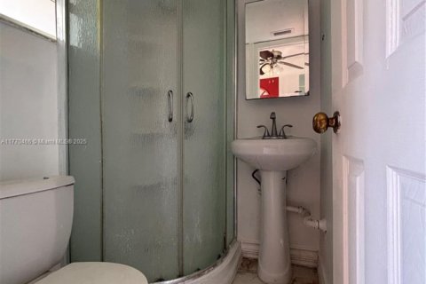 Купить кондоминиум в Майами, Флорида 1 спальня, 83.43м2, № 1692549 - фото 12