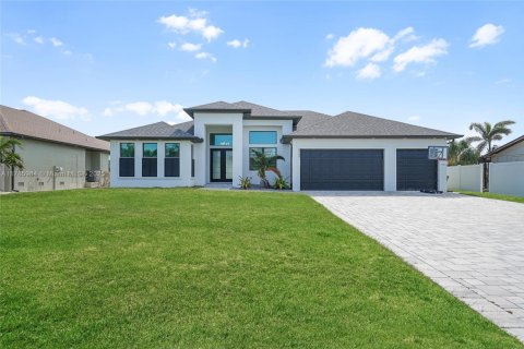 Casa en venta en Port Charlotte, Florida, 3 dormitorios, 196.67 m2 № 1708226 - foto 1
