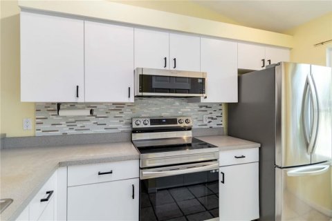 Condo in Sarasota, Florida, 2 bedrooms  № 2379777 - photo 6