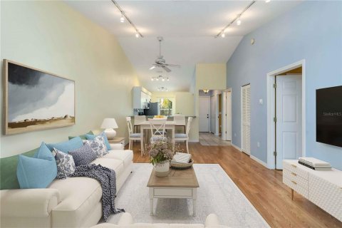 Condo in Sarasota, Florida, 2 bedrooms  № 2379777 - photo 2