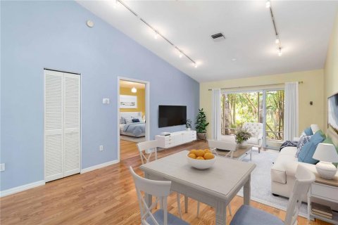Condo in Sarasota, Florida, 2 bedrooms  № 2379777 - photo 4