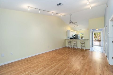 Condo in Sarasota, Florida, 2 bedrooms  № 2379777 - photo 3